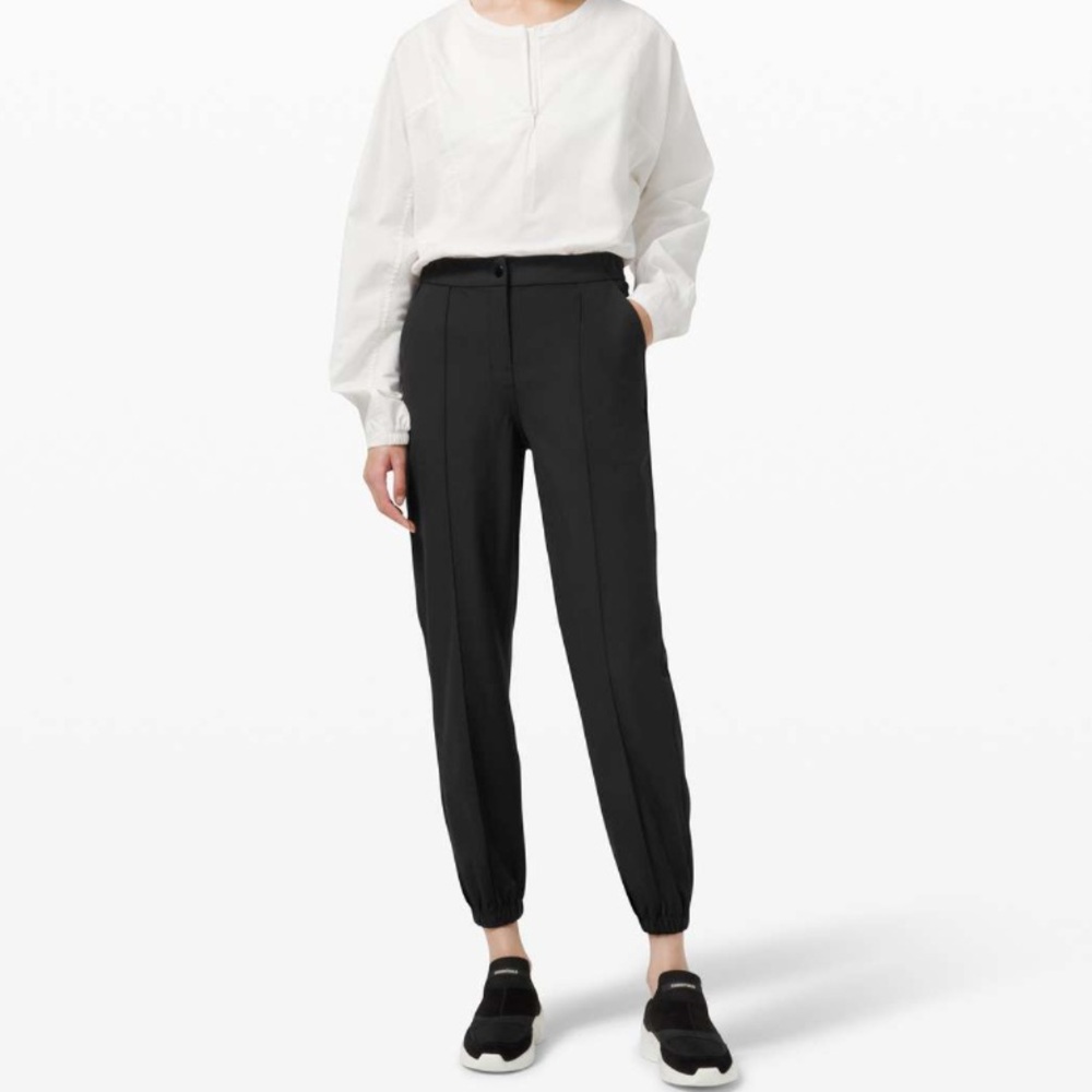 Lululemon Warpstreme High-Rise 7/8 Jogger in Black Size 27